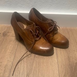 Oxford brown leather women’s shoes Size 8